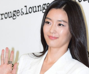 Xếp cuối top quyền lực, Jun Ji Hyun vẫn kiếm triệu đô
