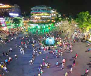 Hà Nội tiếp tục thí điểm không gian đi bộ hồ Gươm