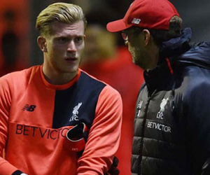Juergen Klopp "chửi khéo" anh em nhà Neville khi bảo vệ thủ môn của Liverpool