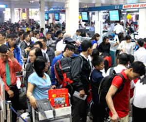 Ông Đinh La Thăng đề nghị điều tiết bay, giảm tải cho Tân Sơn Nhất