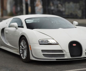 Siêu xe Bugatti Veyron coupe cuối cùng đang được rao bán