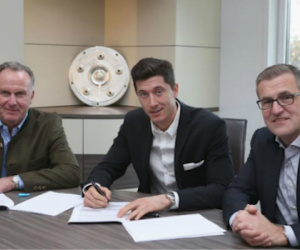 Bayern ký hợp đồng mới với Lewandowski tới 2021
