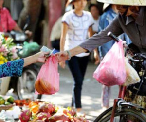 Mỗi ngày TP.HCM tiêu thụ hơn 9 tấn nilon khó phân hủy
