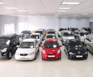Ôtô cũ đại hạ giá: Chịu lỗ cả trăm triệu vẫn khó bán