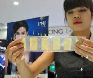 Giảm 250.000 đồng, vàng SJC vẫn đắt hơn thế giới 5 triệu