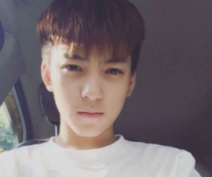 Hotboy Hà thành 13 tuổi 'gây sốt' với tài hát nhép khiến fan mê mệt