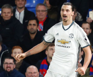 Ibrahimovic thừa nhận dùng tay… kiến tạo cho Pogba ghi bàn
