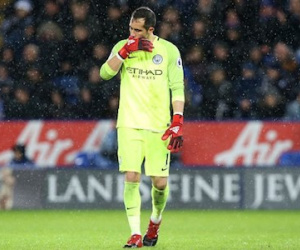 Sốc: Claudio Bravo đệ đơn xin rời Man City