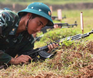 Canh lợn rừng, dùng AK-47 bắn rơi máy bay ném bom của Mỹ - Chuyện chỉ có ở Việt Nam!