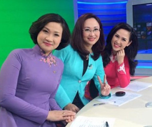 Hình ảnh không được lên sóng của BTV Thúy Hằng Thời sự 19h