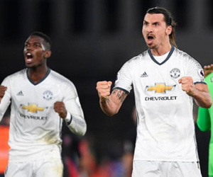 Mourinho lo sợ: Ibrahimovic đào tẩu khỏi MU