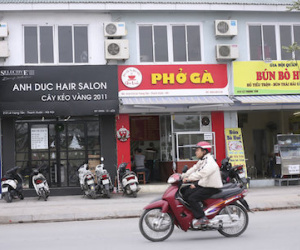 Phố kiểu mẫu Hà Nội bỏ biển quảng cáo “đồng phục”