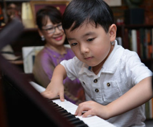 Thần đồng piano 5 tuổi sẽ trình diễn nhạc phẩm của Trịnh Công Sơn