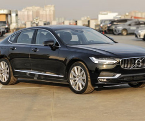 Volvo S90: Giá hơn 2 tỷ, cạnh tranh E-Class tại VN