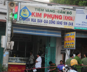 Bịt mặt, nổ súng cướp tiệm vàng rúng động Tây Ninh