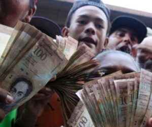Venezuela hỗn loạn vì đổi tiền