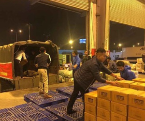 Vietnam Airlines vận chuyển khẩn cấp hàng cứu trợ miền Trung