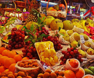 Cuối năm, Việt Nam thành "điểm tập kết" rau quả và bánh kẹo Thái Lan, Trung Quốc