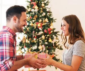 5 món quà Giáng sinh người chồng nào cũng thích mê khi nhận được