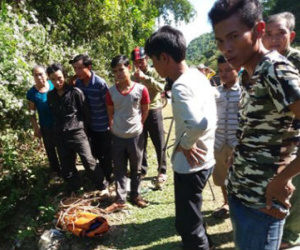 Kinh hãi phát hiện thi thể dưới cống nước ven đường