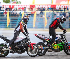 Stunter Nhật và Mỹ về Bình Dương trình diễn xe mạo hiểm