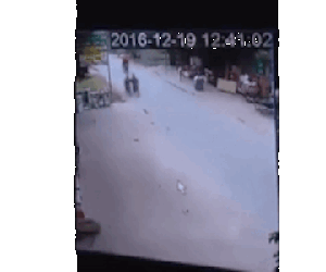 Vụ tai nạn giữa trưa khiến người xem "không tin vào mắt mình"