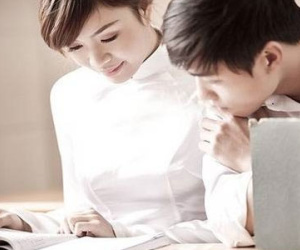 Chồng sưu tầm bí kíp tiết kiệm quái lạ dán đầy nhà bắt tôi học theo