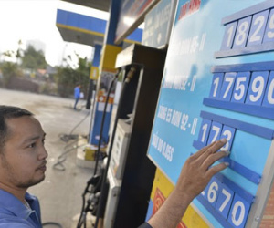 Giá xăng lên cao nhất từ đầu năm