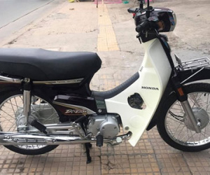 Super Dream 2013 trùm mền ở Sài Gòn chờ thành hàng độc
