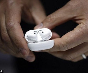 Tai nghe không dây Apple AirPods đến tay người dùng