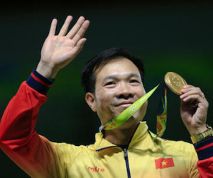 Tấm HCV Olympic và chuyện ít biết về sự “khùng” của cô trò Hoàng Xuân Vinh