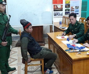 Thanh niên giấu 2.000 viên ma túy trong túi áo