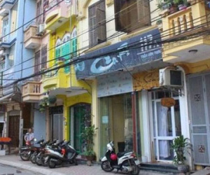 Trang trí Noel, giám đốc doanh nghiệp rơi xuống đất tử vong