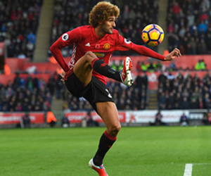 Marouane Fellaini quyết bám trụ ở MU