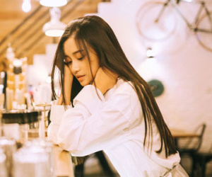 Vừa sau đêm mặn nồng, anh nhìn tôi hỏi: “Em vá cái đó hết nhiều tiền không?”