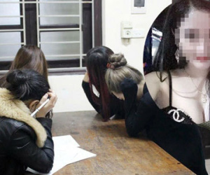 9x xinh đẹp từ nữ sinh viên đại học trở thành "má mì"