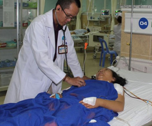 Cứu sống phụ nữ bị chồng đâm 10 nhát, thủng phổi