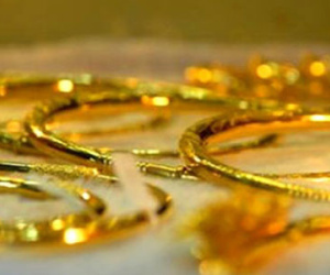 Giá USD vẫn ở mức cao, vàng đi xuống