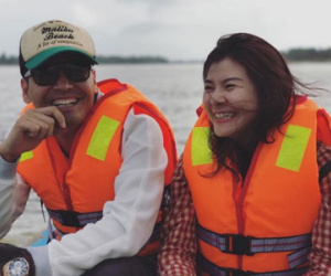 MC Phan Anh lái đò đưa diễn viên Kim Oanh đi làm từ thiện