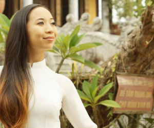 Cô gái gốc Việt tìm được mẹ đúng ngày Noel sau 3 năm "mò kim đáy bể"