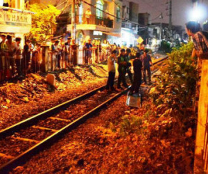 Dân hô hoán khi tàu đến, người đàn ông tránh không kịp bị tông tử vong ở Sài Gòn