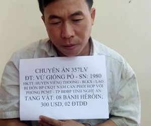 Hơn 20 cán bộ mật phục bắt kẻ vận chuyển 8 bánh heroin