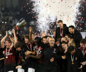 Milan đánh bại Juventus, đoạt danh hiệu đầu tiên sau 5 năm