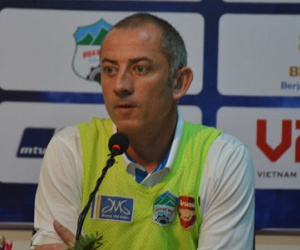 Thầy Giôm: "Trọng tài bỏ qua 2 quả penalty của HAGL"