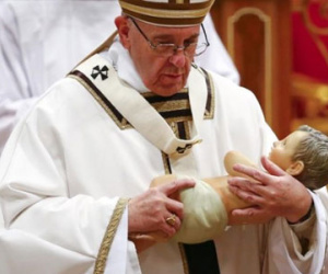 Giáo hoàng Francis: "Hãy trả lại tự do cho Giáng sinh"