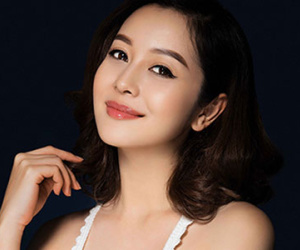 Jennifer Phạm sinh con trai