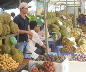 Mất mùa, trái cây khan hàng, giá cao trong dịp cận Tết