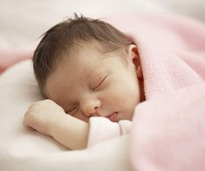 7 thói quen của trẻ sơ sinh cực nguy hại cho sức khỏe, mẹ cần uốn nắn ngay