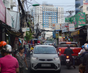Cao ốc tràn lan, ngành giao thông "bó tay" với kẹt xe