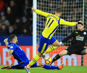 Leicester bại trận, tụt xuống gần nhóm cầm đèn đỏ